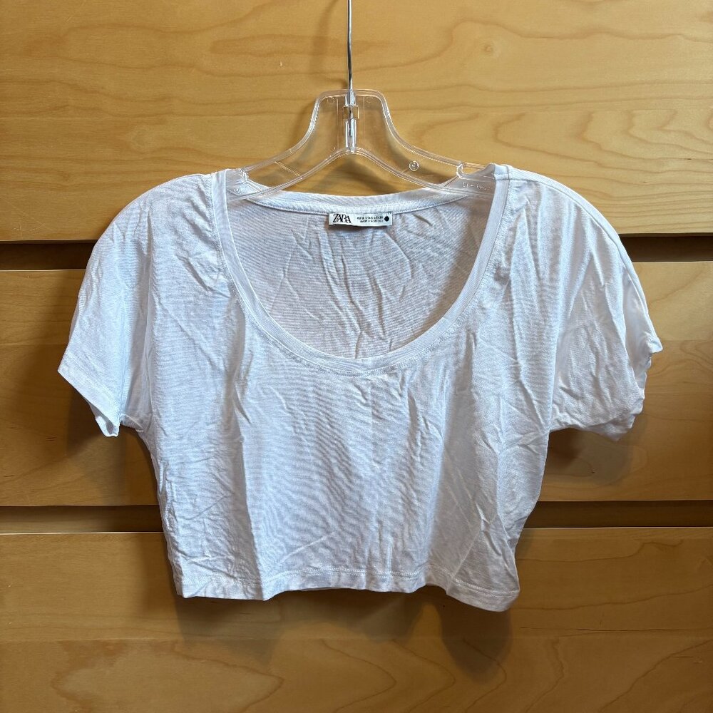 ZARA WHITE CROPPED SHORT SLEEVE SCOOP NECK T-SHIRT, SIZE: S